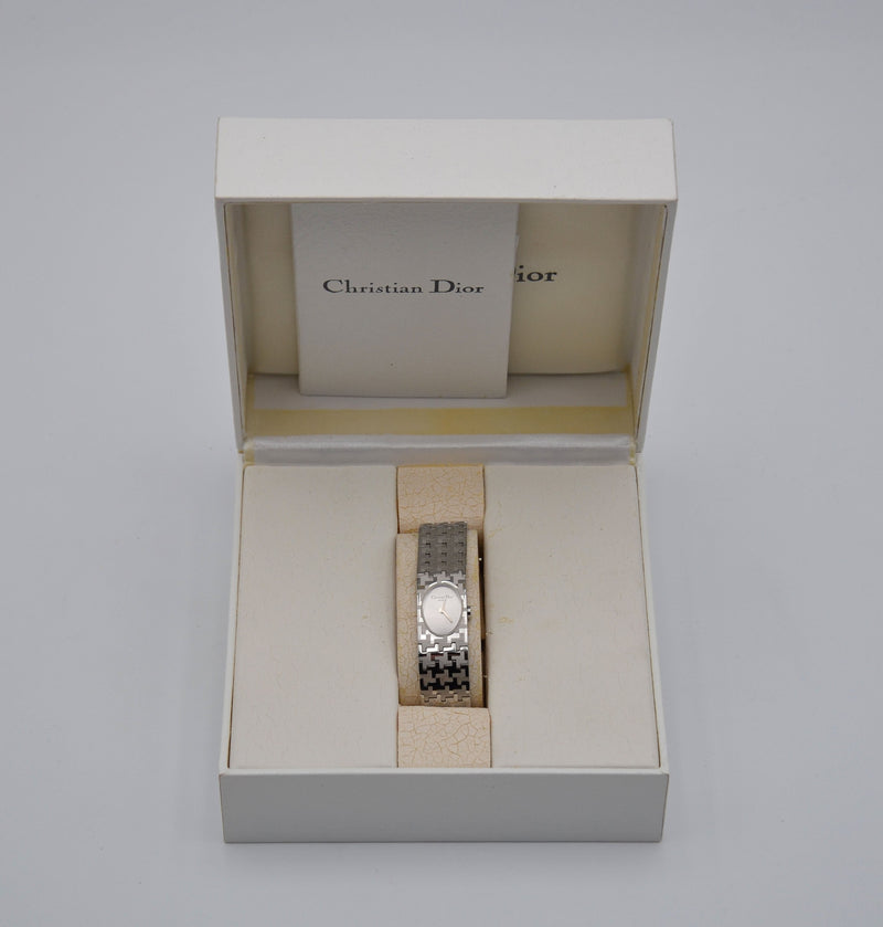 Reloj vintage de cuarzo de acero D70-100
