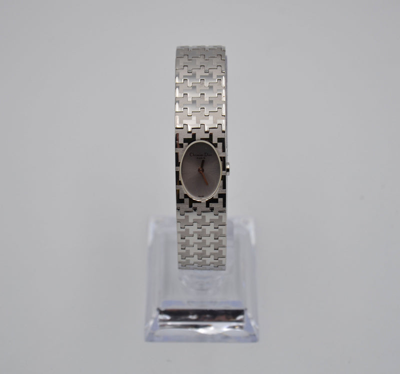 Reloj vintage de cuarzo de acero D70-100