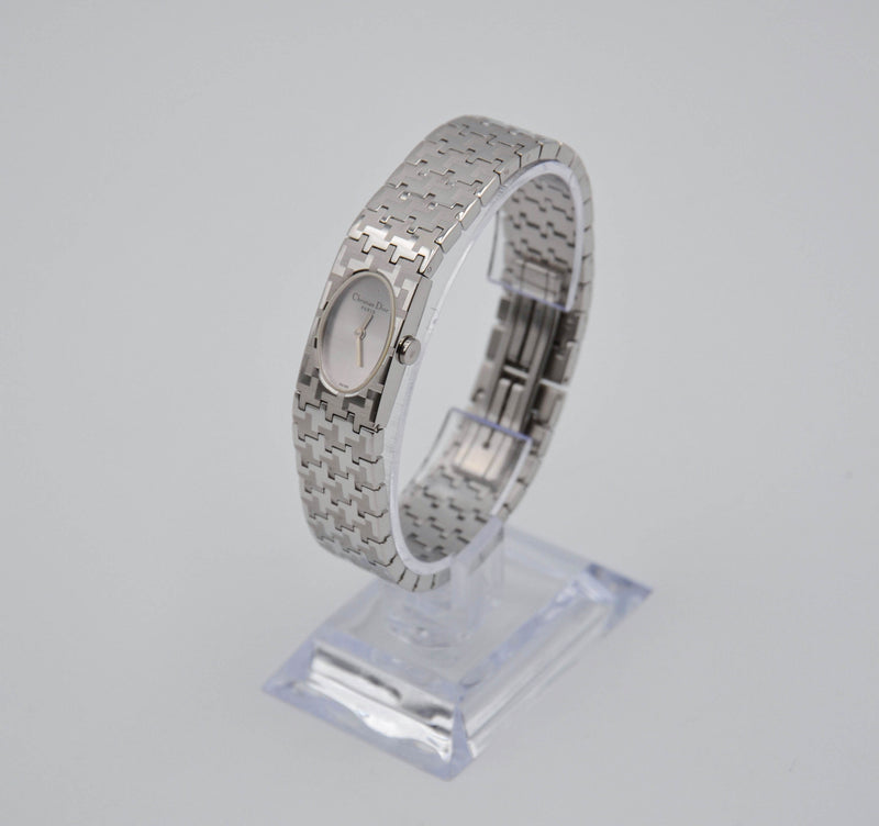 Reloj vintage de cuarzo de acero D70-100