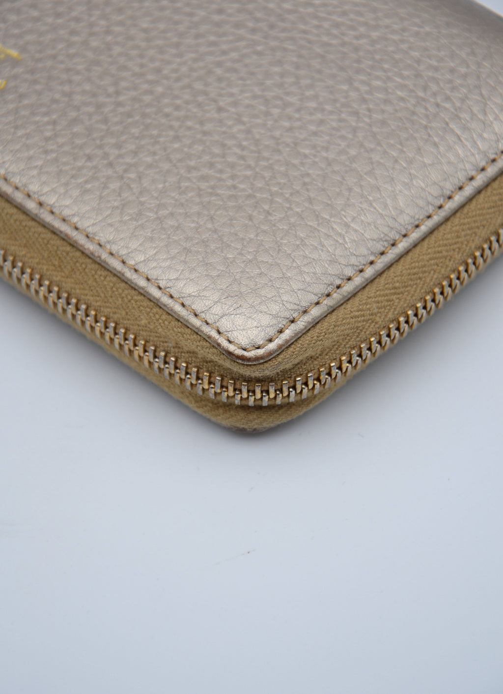 Gucci Gold Grained Leather Bamboo Zippy Wallet