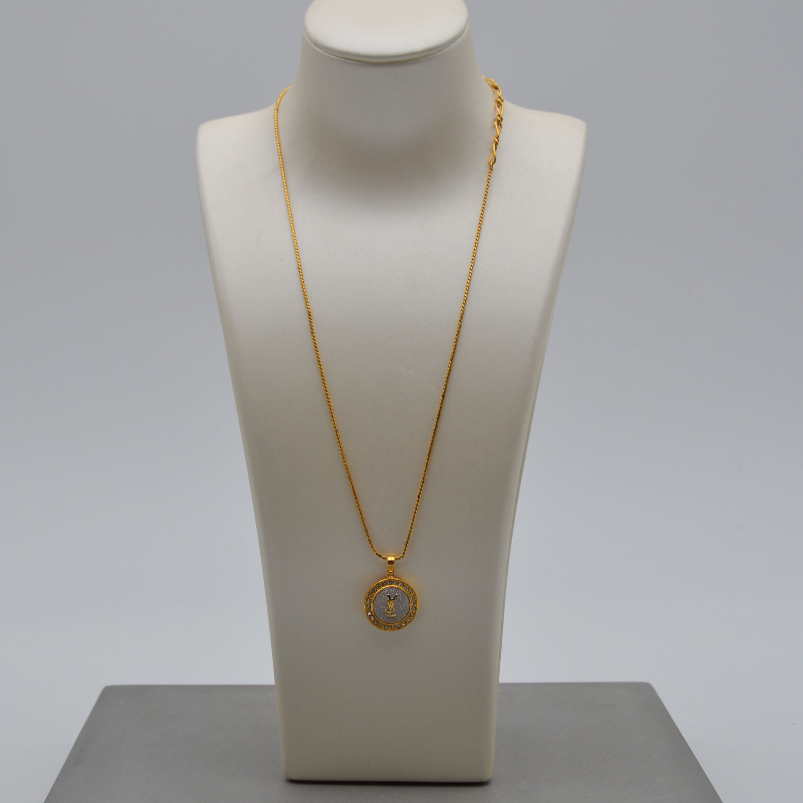 Collar Yves Saint Laurent Vintage