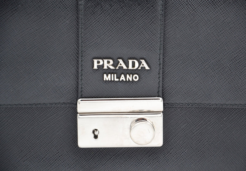 Bolso Prada En Cuero Saffiano Negro