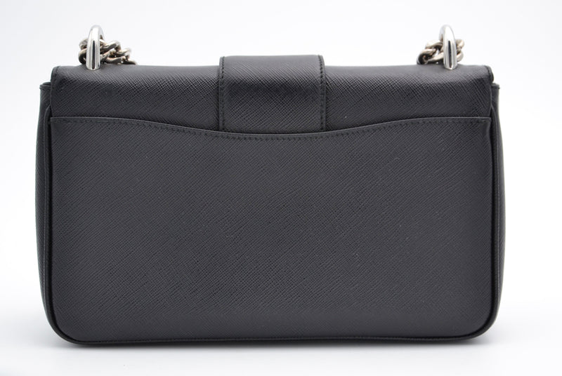 Bolso Prada En Cuero Saffiano Negro