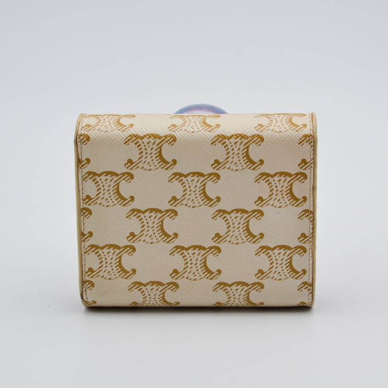 Céline Cartera pequeña con solapa Triomphe