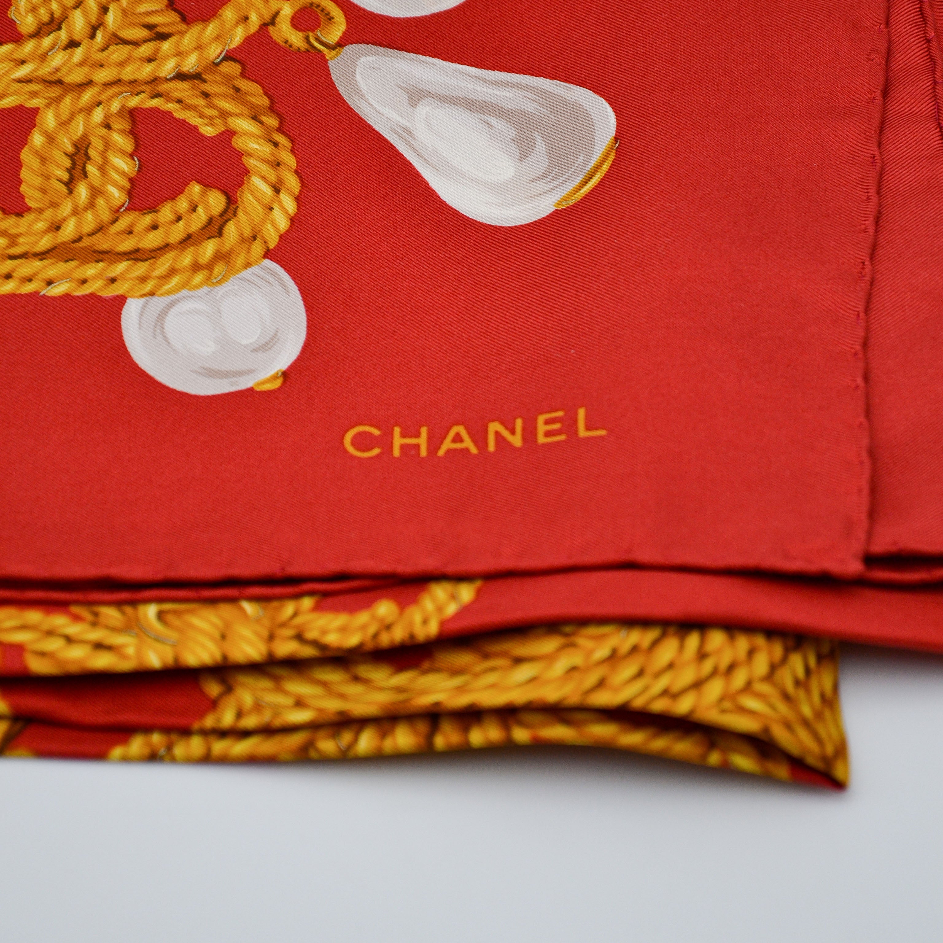 Pañuelo Chanel Vintage Cadenas y Perlas