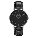 Reloj negro de lectura clásico