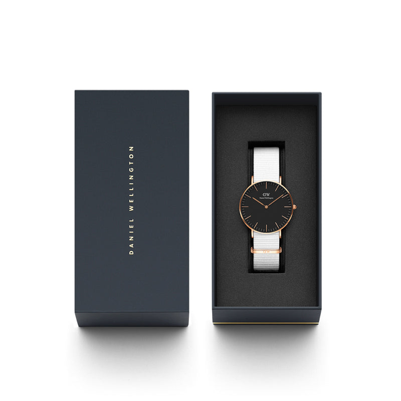 Reloj clásico Dover negro y oro rosa