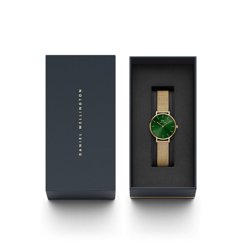 Reloj pequeño de oro verde esmeralda