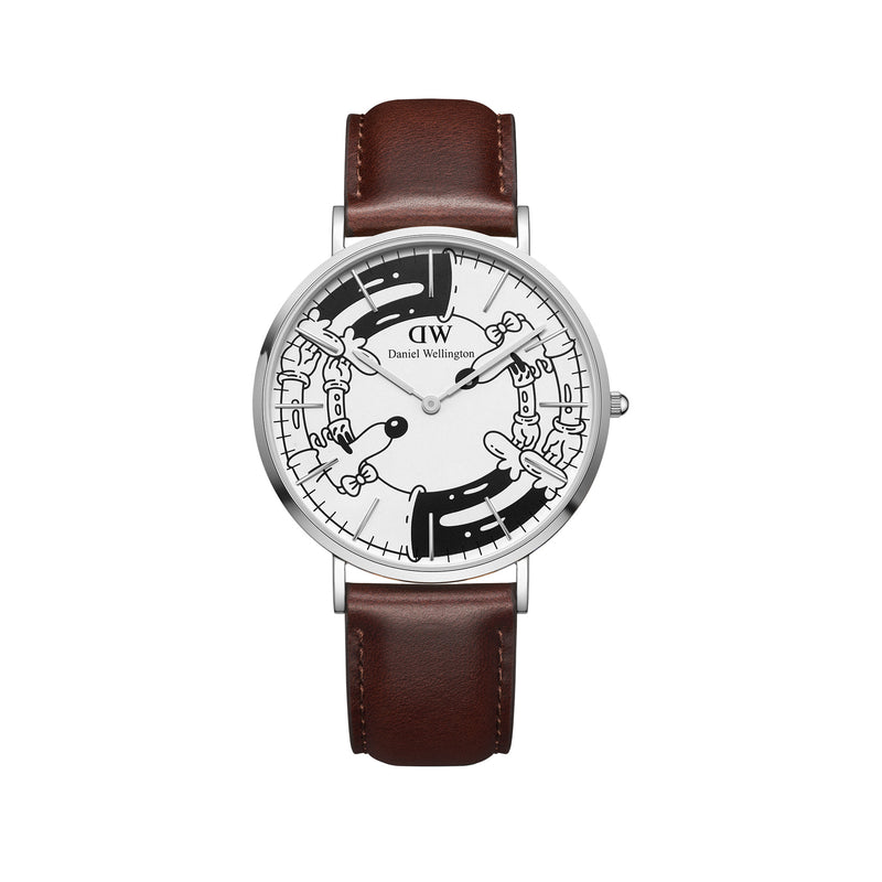Reloj clásico plateado de Steven Harrington