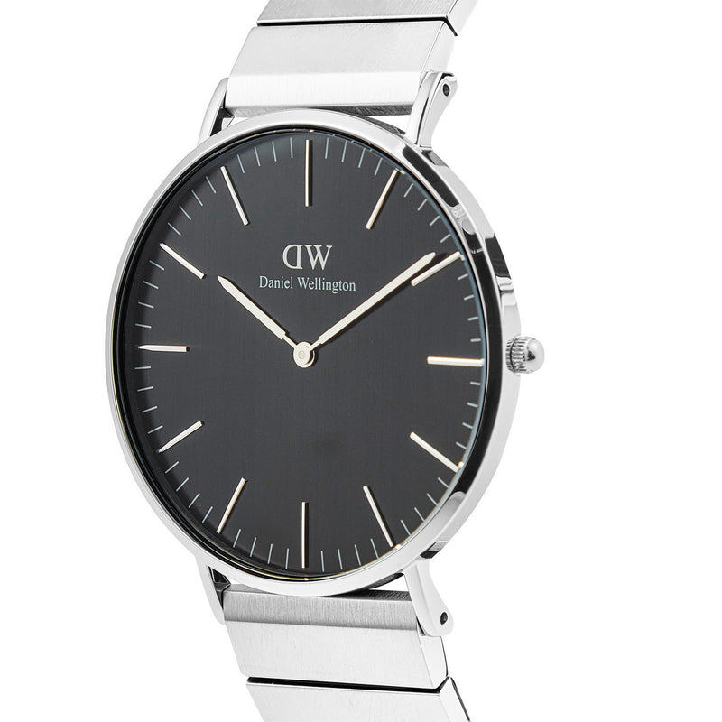 Reloj clásico de plata con ónix y enlace de piano