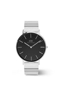 Reloj clásico de plata con ónix y enlace de piano