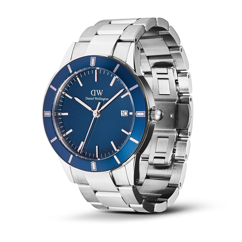 Reloj plateado con bisel azul y esmalte azul icónico Paradigma Link