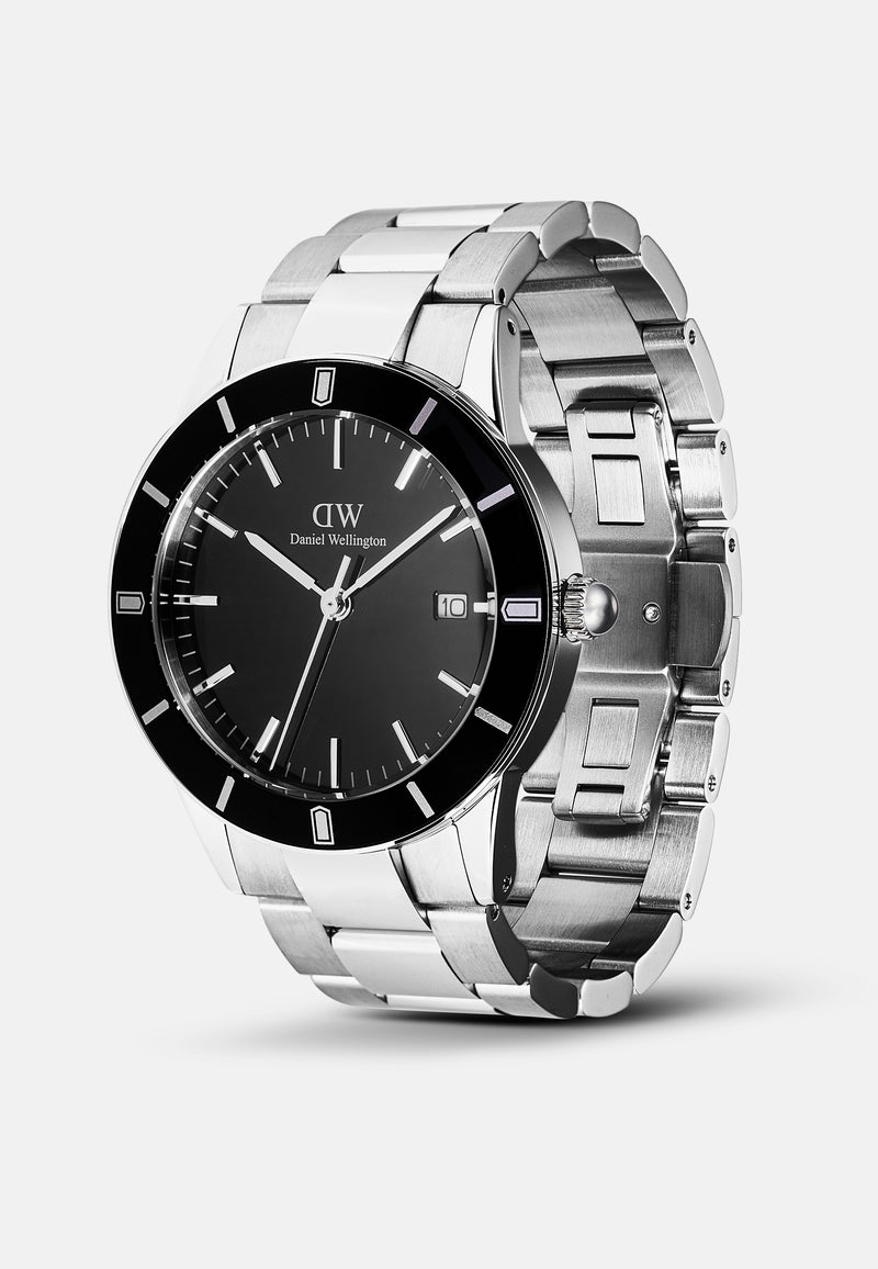 Iconic Paradigma Link Black Enamel Black Bezel Silver Watch