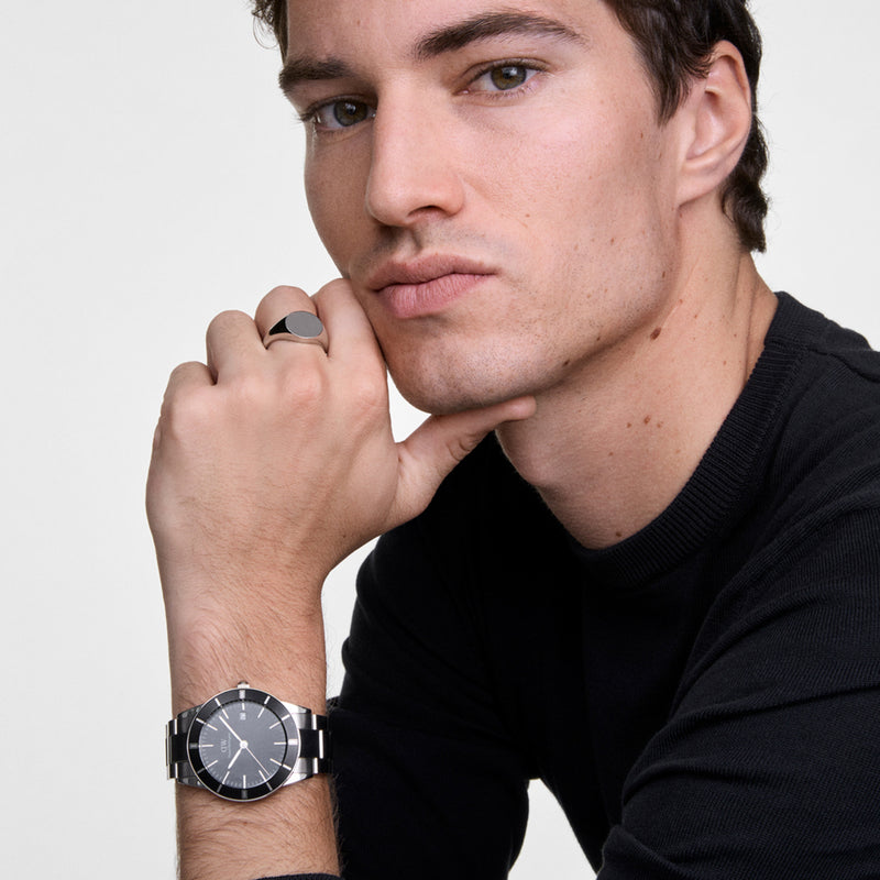 Iconic Paradigma Link Black Enamel Black Bezel Silver Watch
