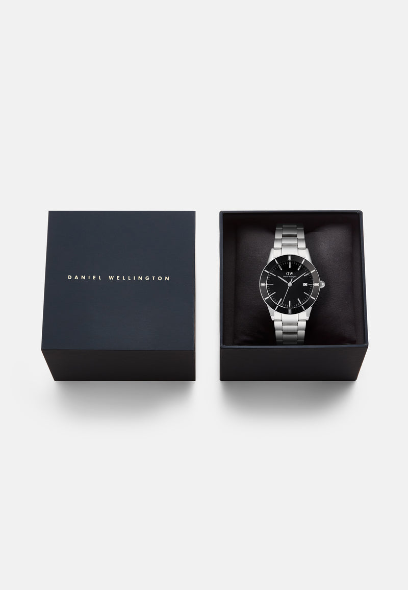 Iconic Paradigma Link Black Enamel Black Bezel Silver Watch