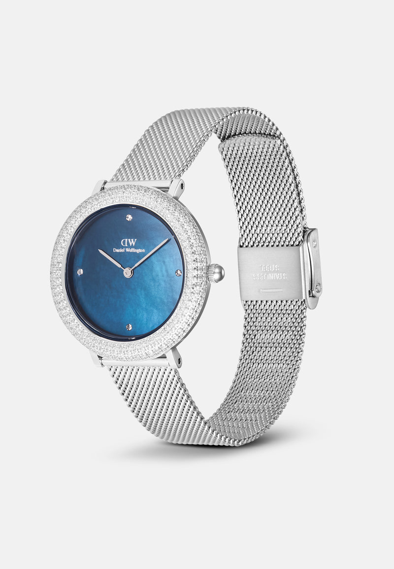 Reloj plateado con fregona azul esterlina con bisel cristalino