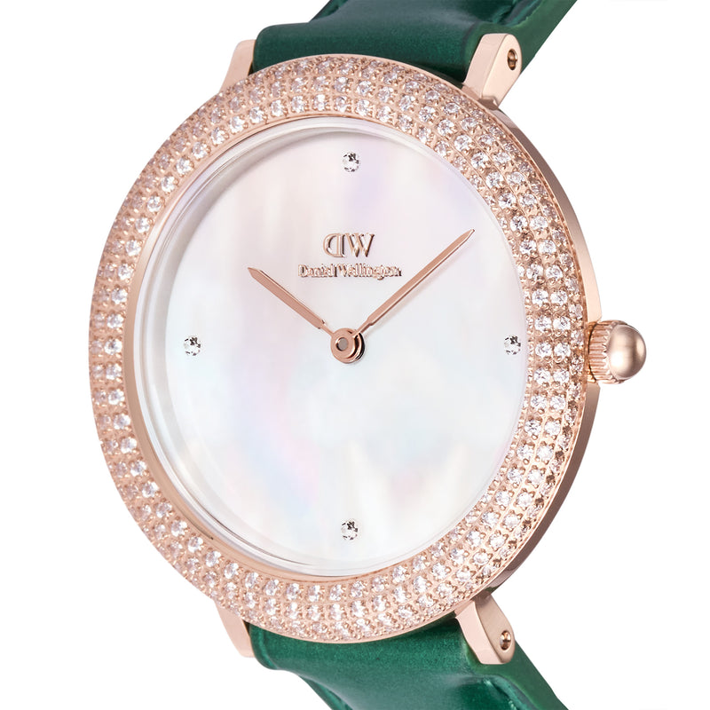 Reloj de oro rosa con bisel cristalino, cocodrilo verde, blanco y fregona