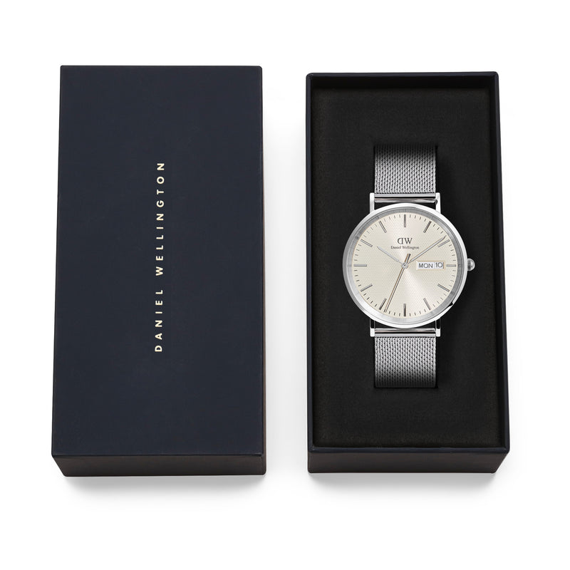 Reloj clásico de plata esterlina color champán con pantalla de día