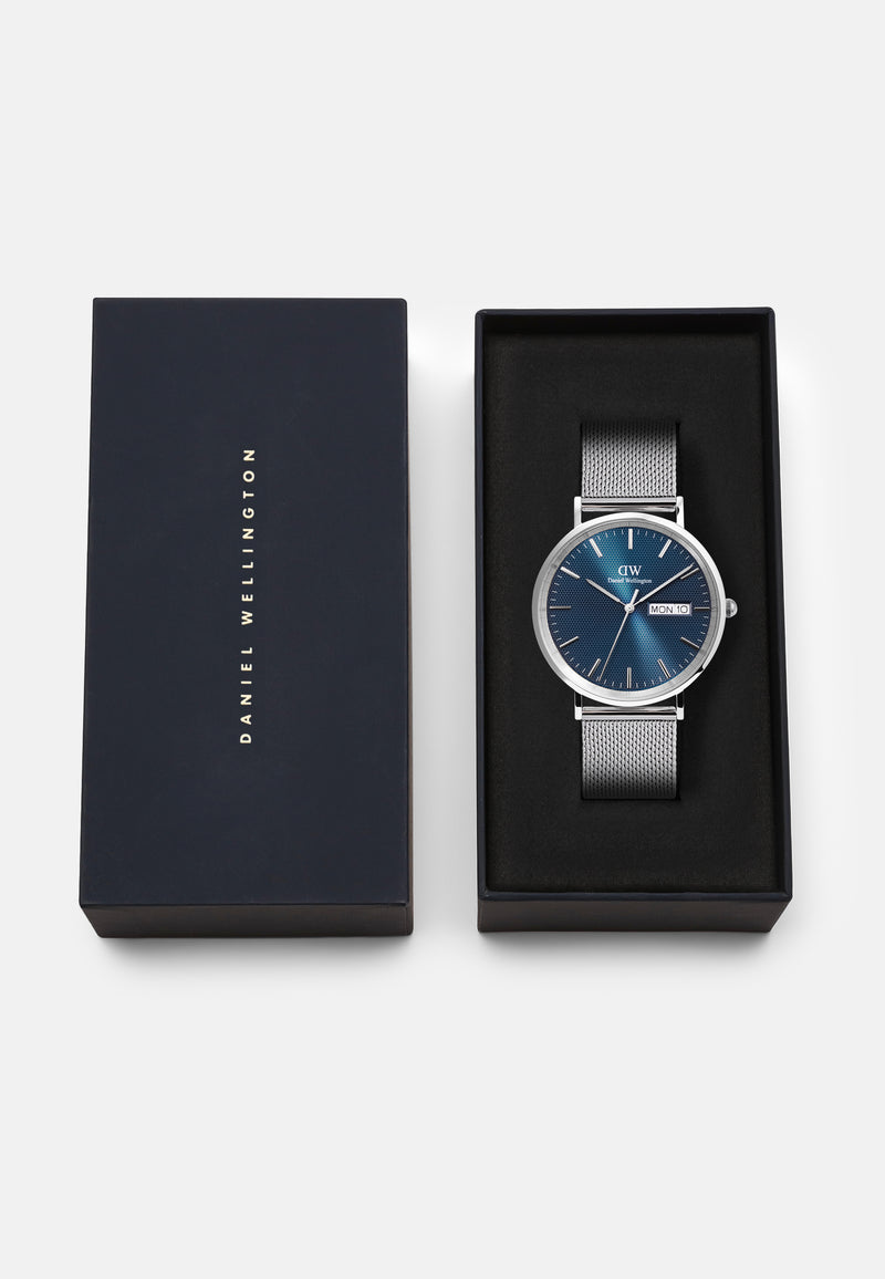 Reloj clásico de plata esterlina con visualización diurna