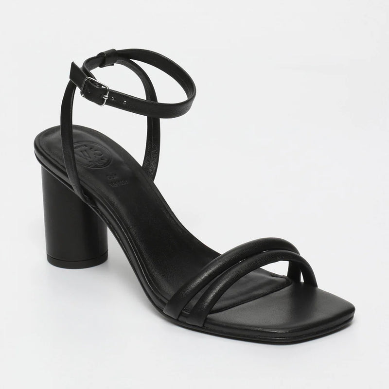 Daachayani Sandals - Black