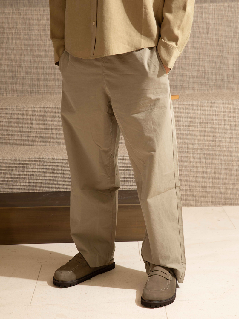 Zuecos Lois de nobuck caqui