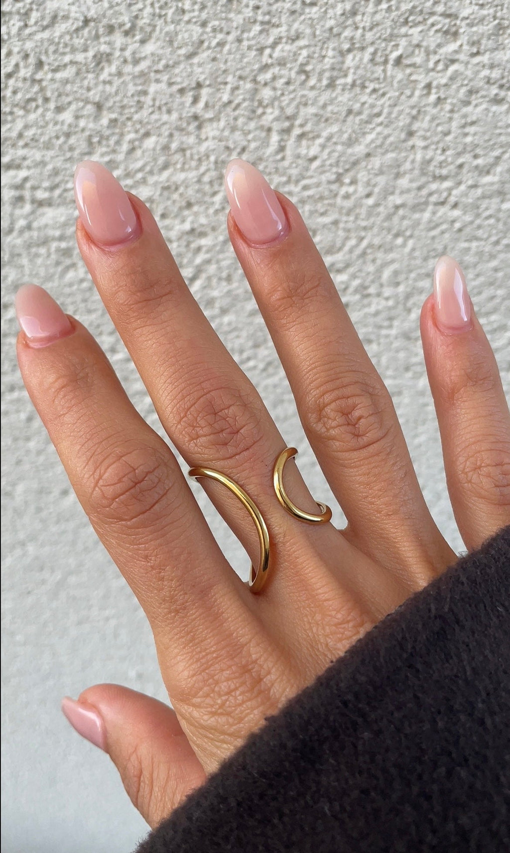 Thin Embrace-ring
