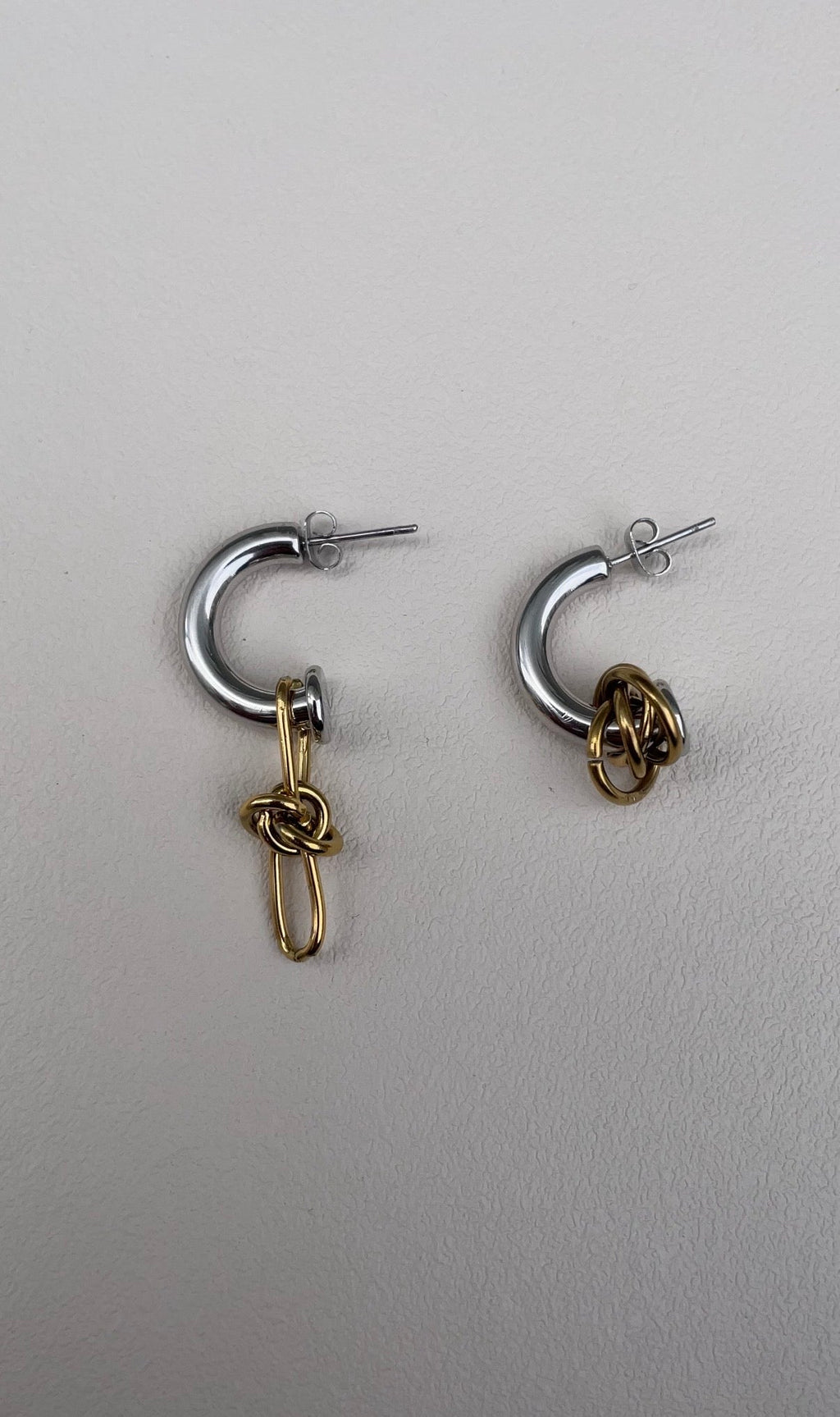 Boucles D'Oreilles Thin Asymmetric Knot