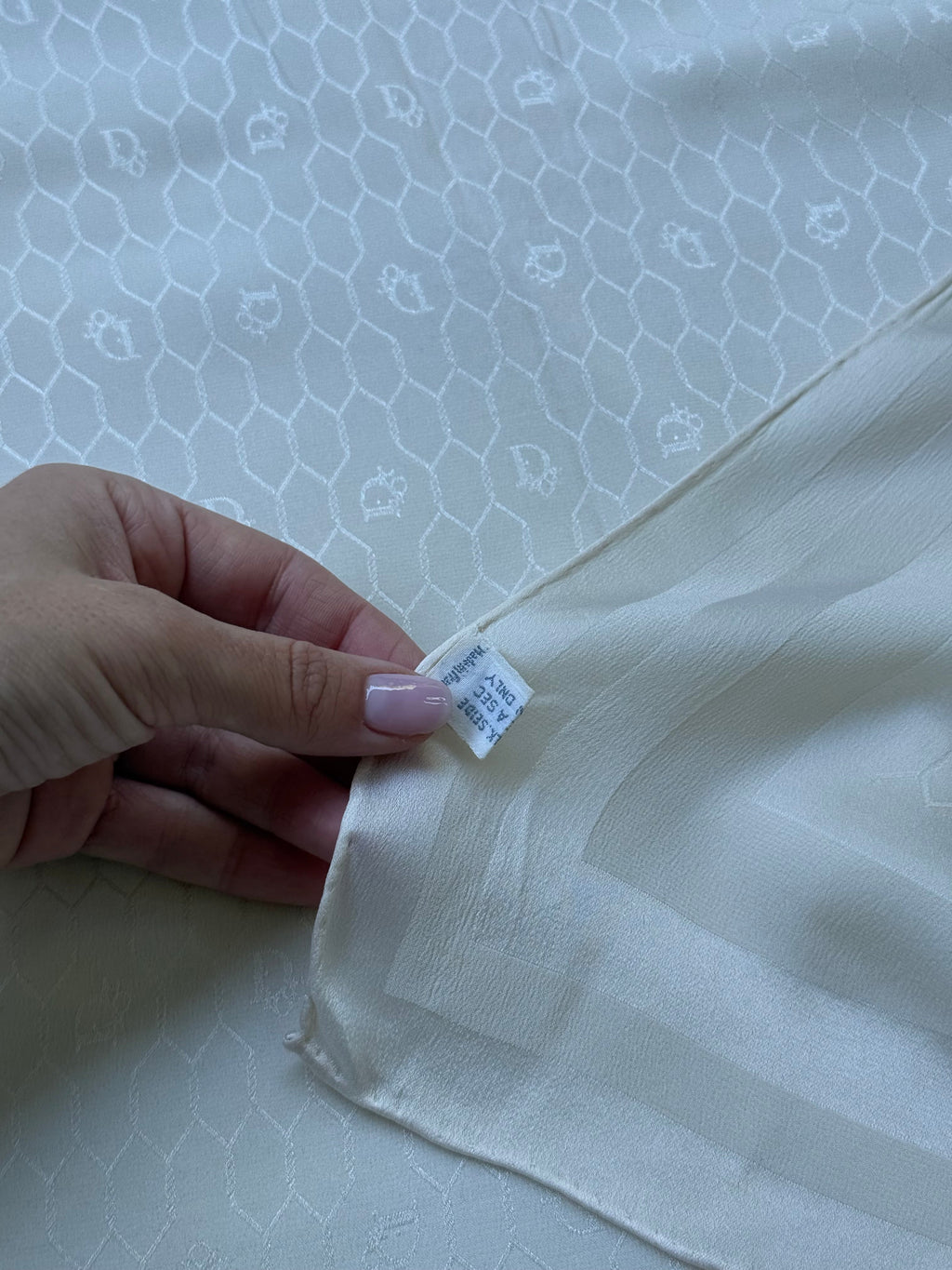 Bufanda Christian Dior vintage - Monograma tono sobre tono