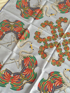 Bufanda Cartier – Estampados de plumas y cisnes multicolores