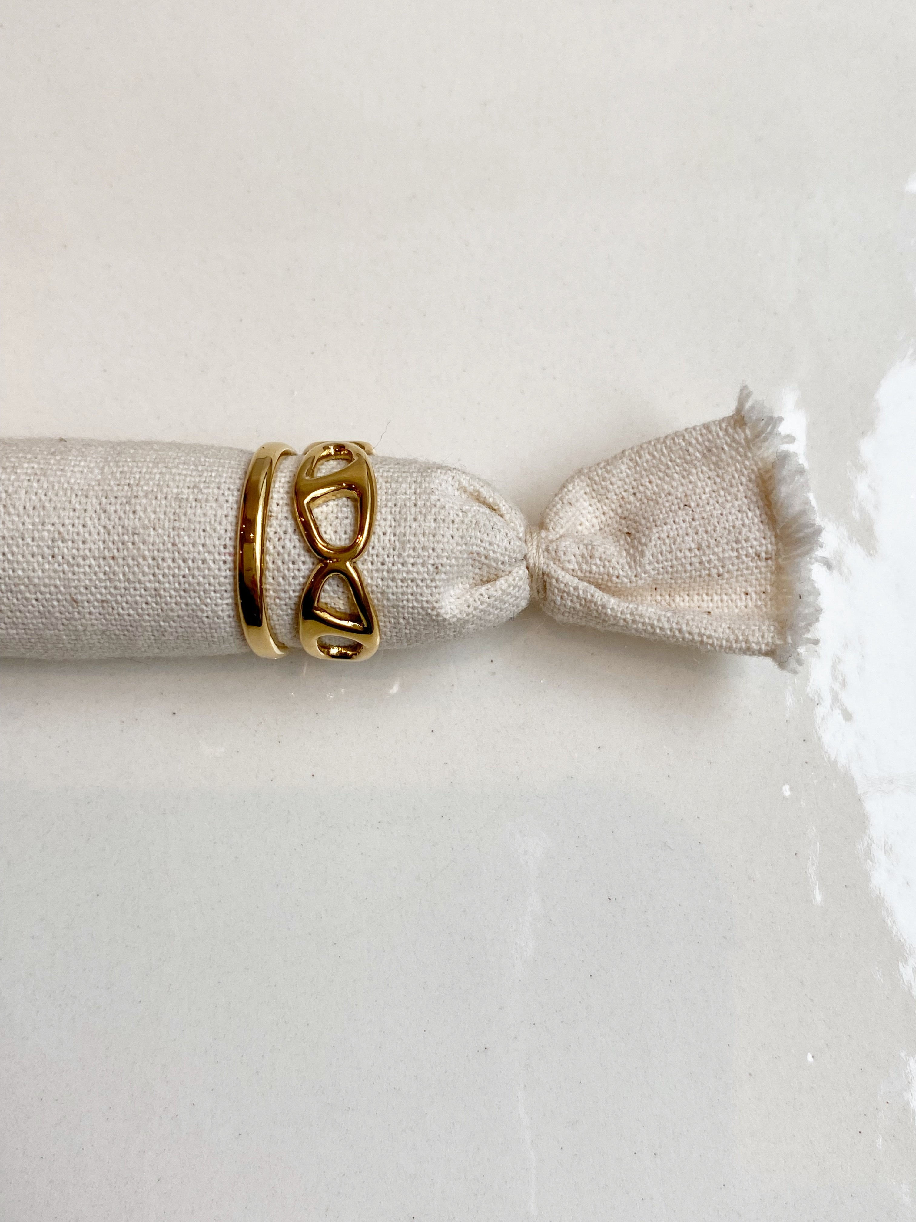 Anillo Hermance