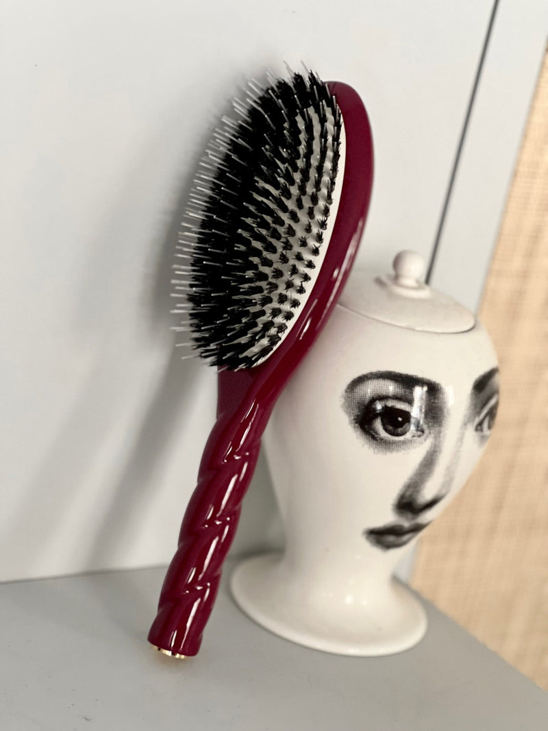 N.02 La Brosse Démêlante & Soin L'Indispensable Rouge Cerise