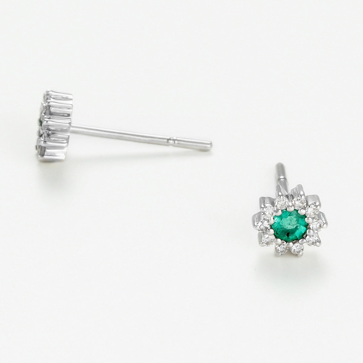 Boucle D'Oreilles Etoile Emeraude D0,12/24 E0,30/2 - Or Blanc