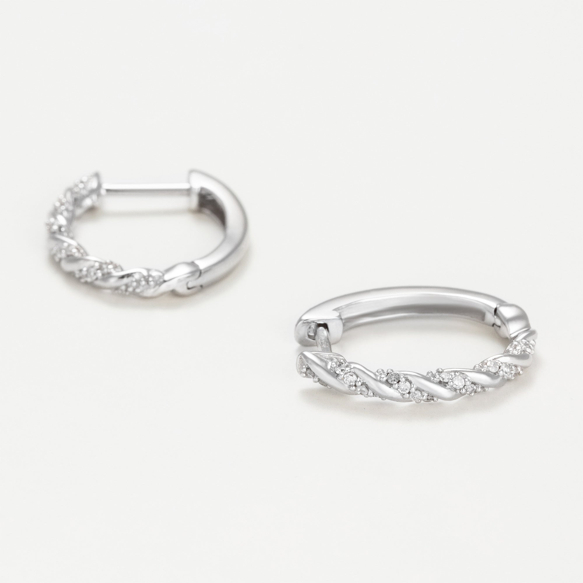 Boucles D'Oreilles "Créoles Trenzas  0,15Ct/44
