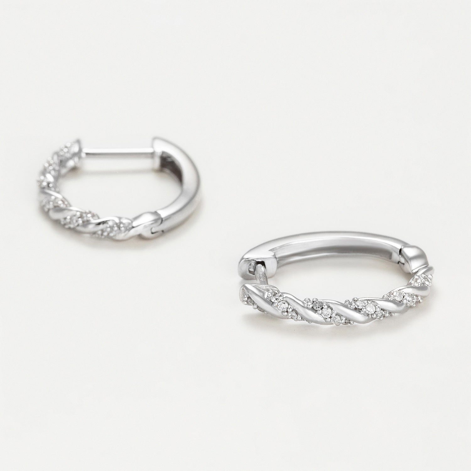 Boucles D'Oreilles "Créoles Trenzas  0,15Ct/44