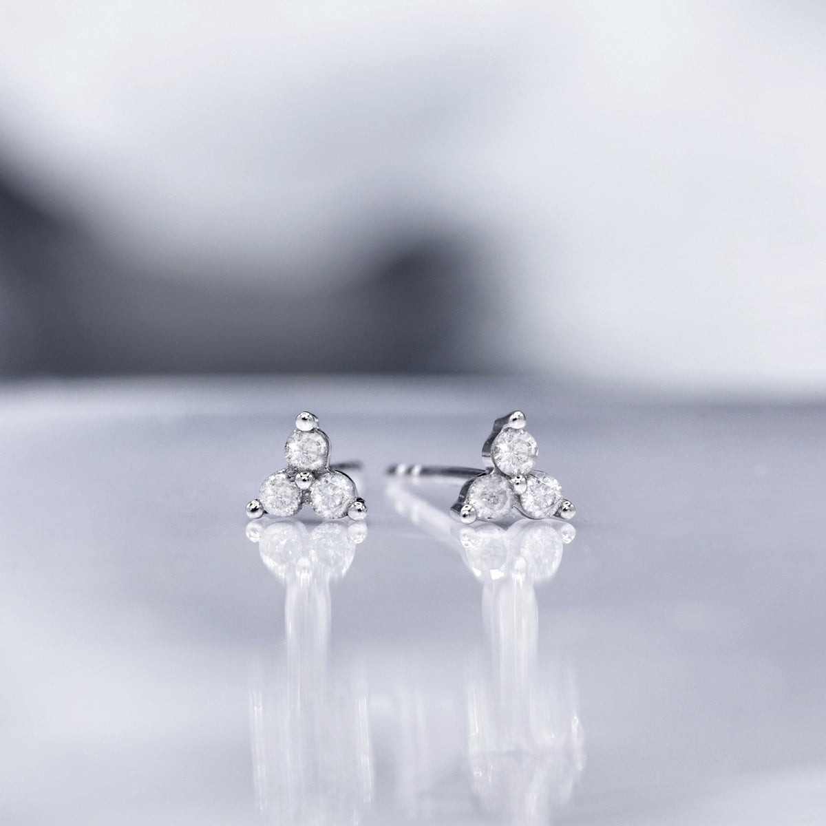 Boucles D'Oreilles "Anna" Diamants 0,12/6 - Or Blanc 375/1000