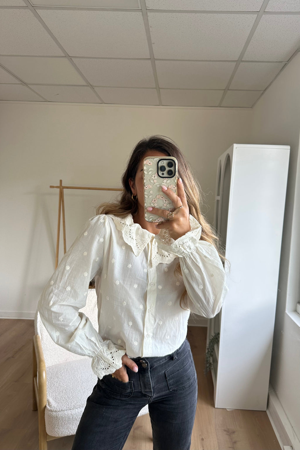 Ambre beige wide-collar blouse
