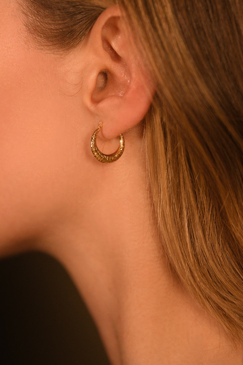 Orecchini a cerchio "Constance" 18 mm oro giallo 375/1000