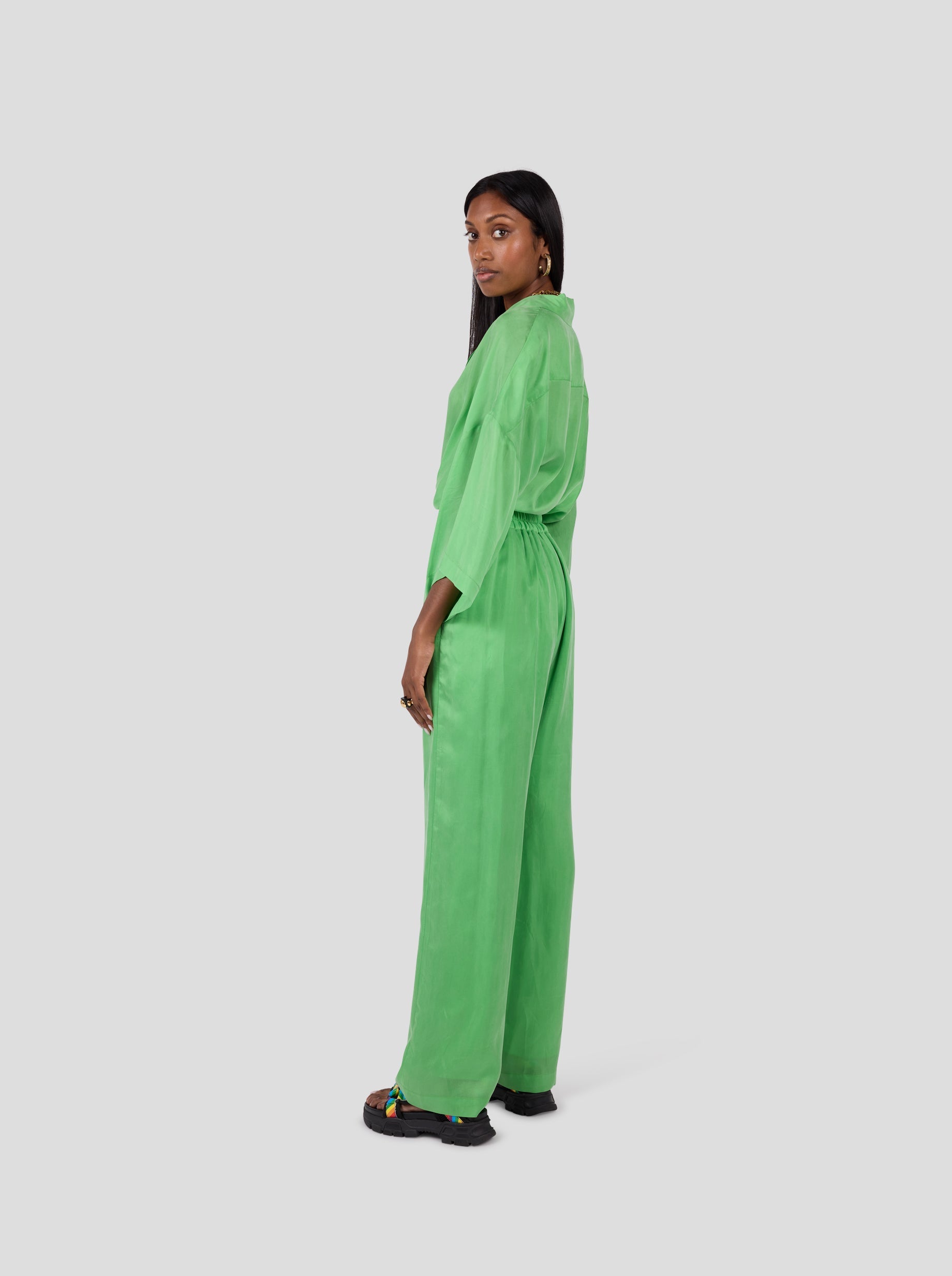 Pantalón Spartacus en cupro verde Kelly