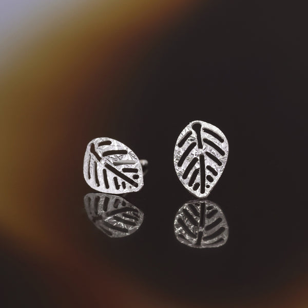 “Sous Le Vent” Earrings 375/1000 White Gold