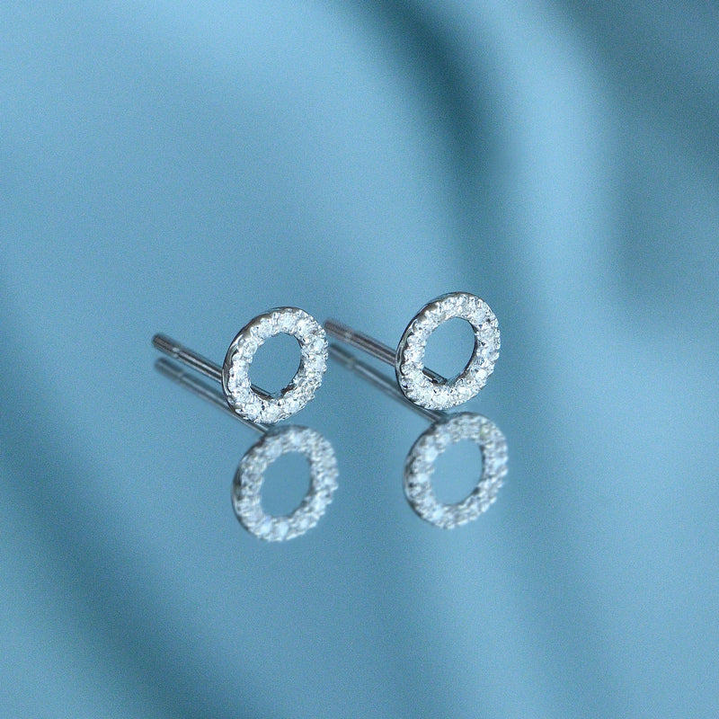 Boucles D'Oreilles "Simplicité" Diamant : 0,10" Simplicité" Diamant : 0,10Ct/24 - Or Blanc 375/1000