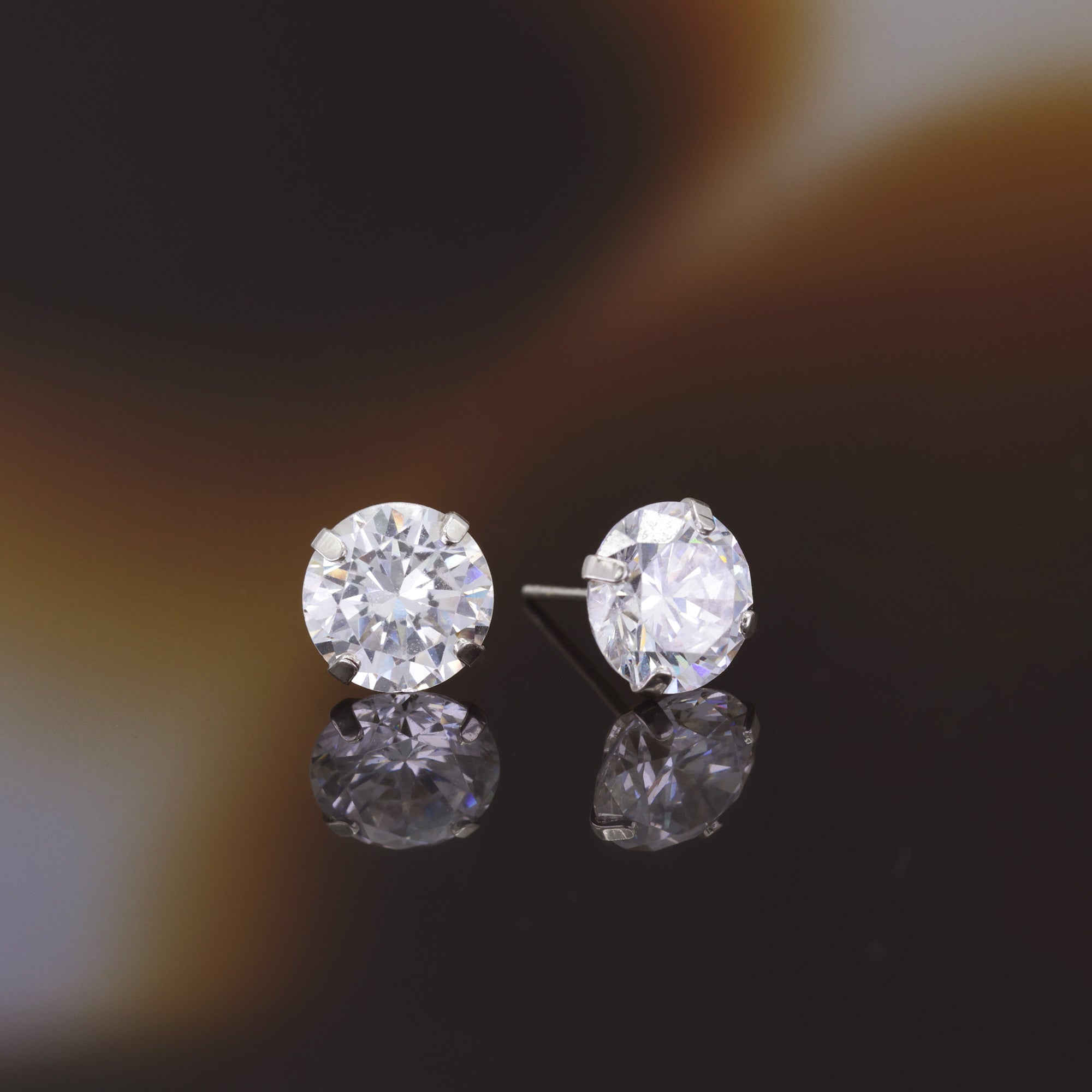 “Simply You 8Mm” 375/1000 White Gold And Zirconium Earrings
