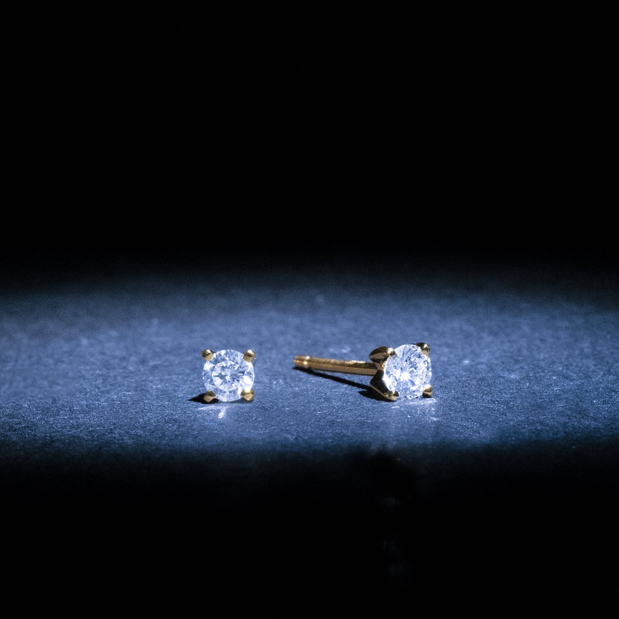 Pendientes "Single Diamond 0.20" Diamantes 0.20/2 - Oro Amarillo 375/1000