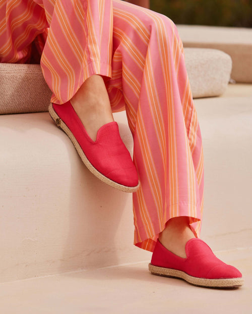Espadrille femme lin, fuchsia close up Angarde