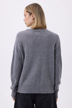 Sweter oversize w serek z grubym prążkiem F Everyday - Ciemnoszary - Damski