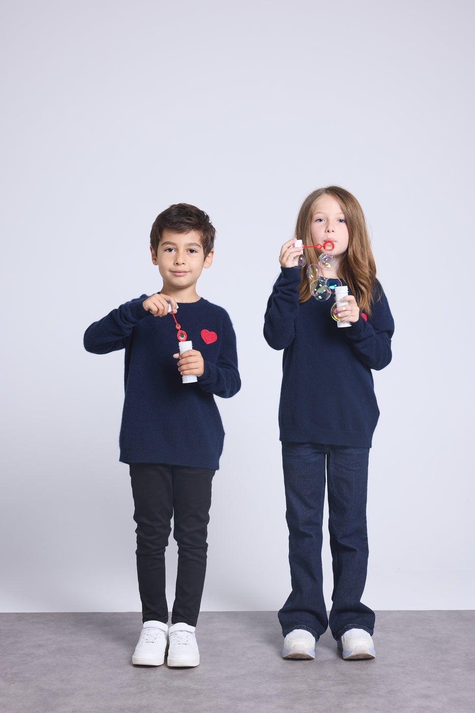 Pull Col Rond Cœur Pompon Evy - Bleu Marine Rouge - Enfant