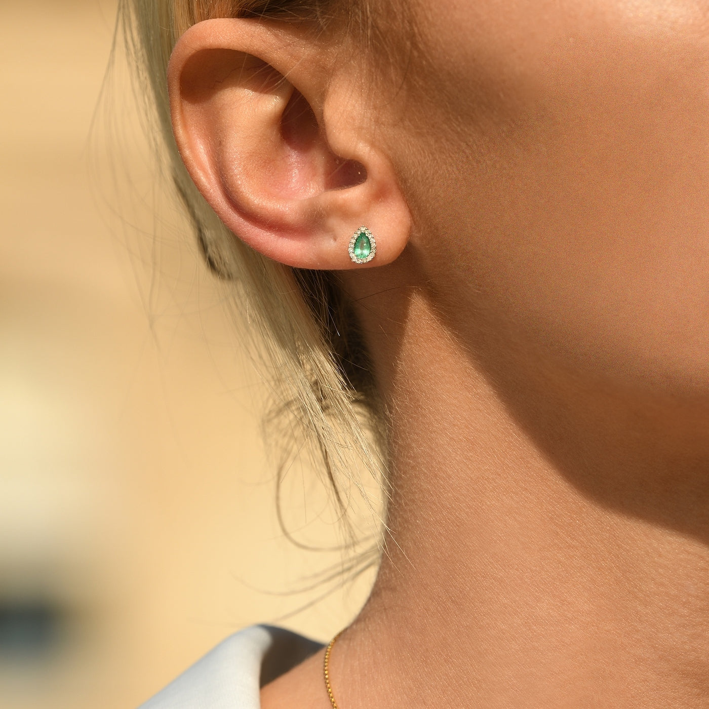 "Sunbury" Earrings D 0.10/34 Em 0.66/2 - 375/1000 White Gold