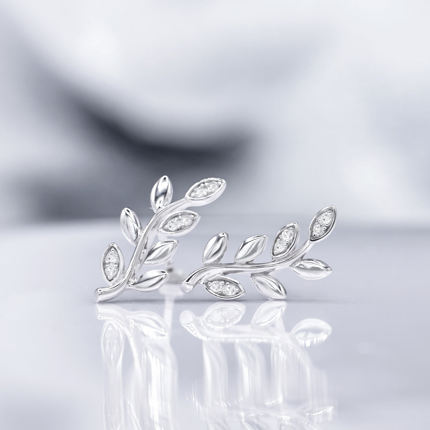 Pendientes "Sanya" D 0.066/12 - Oro blanco 375/1000