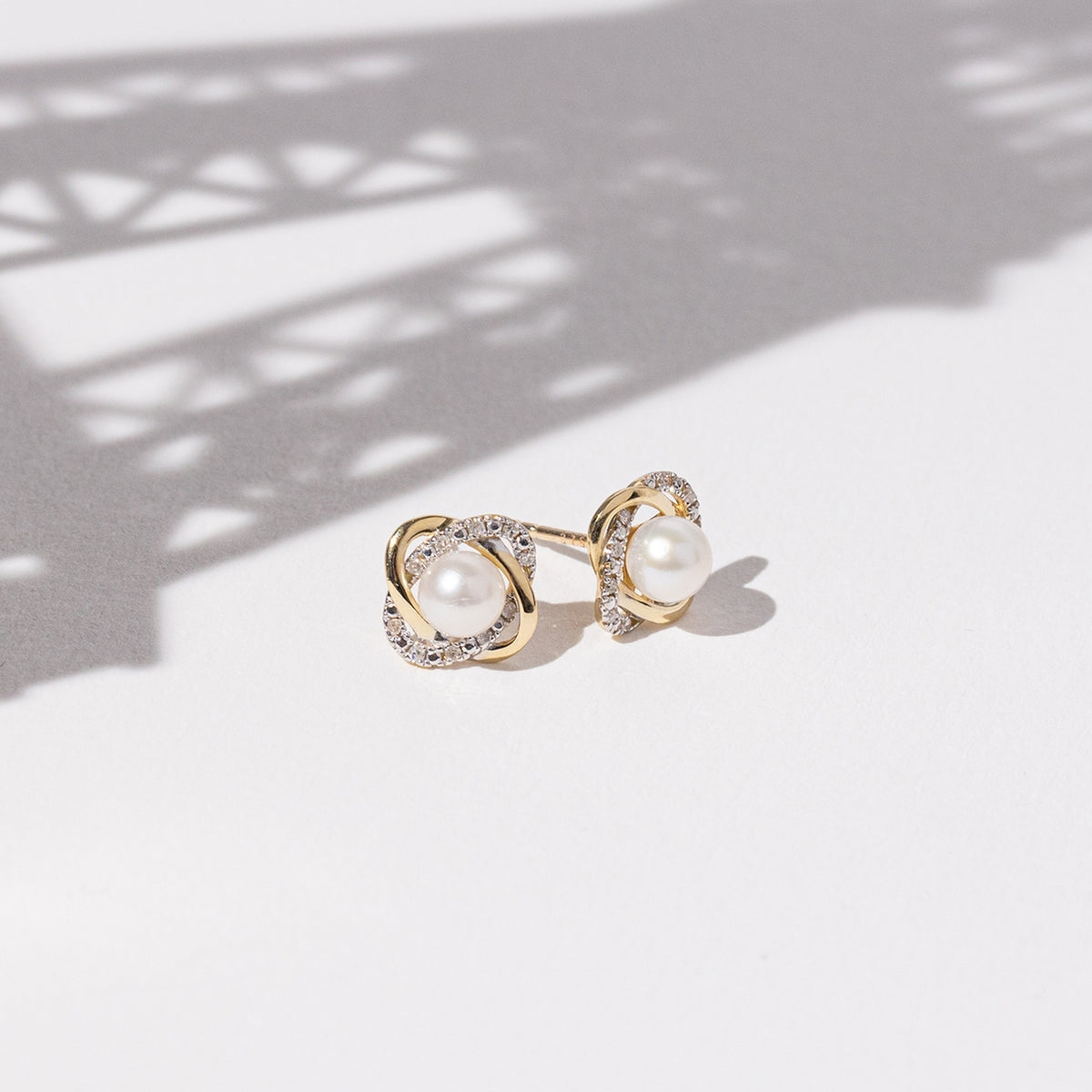 Boucles D'Oreilles "Mitsa" D 0,216/48 Perle 2 - Or Jaune 375/1000