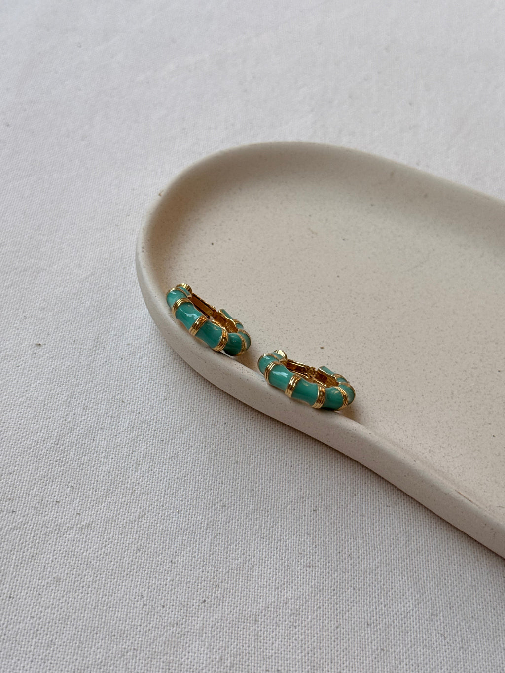 Boucles D’Oreilles Kenneth Jay Lane Vintage - Créoles Émaillées Turquoise
