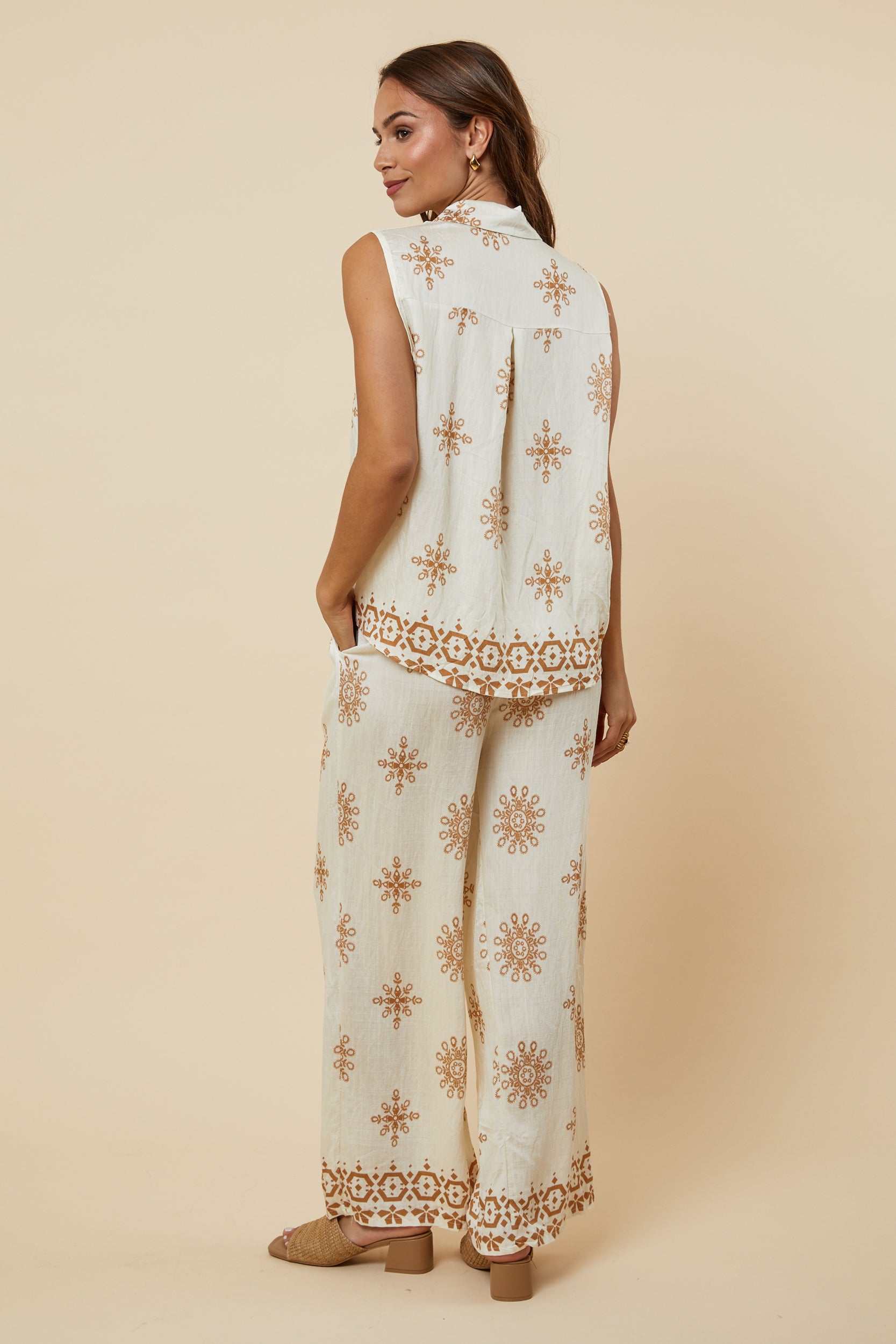 Conjunto - Camello